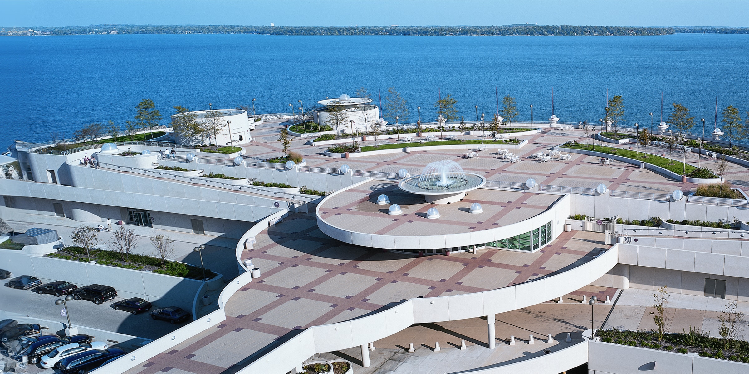 Commercial building and pedestrian areas constructed with Siplast materials